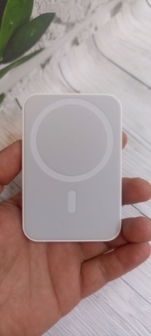 Павербанк на 5000MAh з магсейвом, гніздо для зарядки lighting